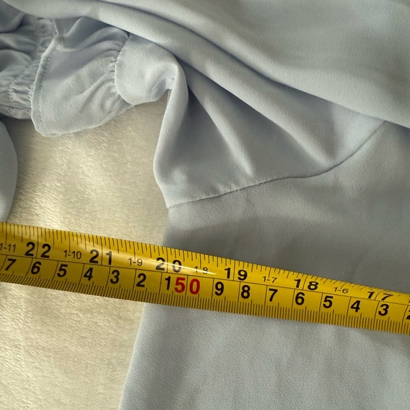 Loft Woman’s Size Medium Light Blue Blouse With Ruffle Sleeves EM85 - Picture 5 of 6